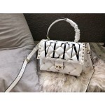 Valentino Messenger Shoulder Model: 0055