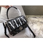 Valentino Messenger Shoulder Model: 0055