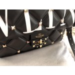 Valentino Messenger Shoulder Model: 0055