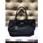 Prada shopping bag 1BG184