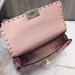 Valentino Fan Bingbing with the same handbag Model: V0122