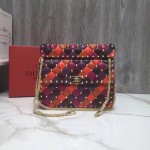 Valentino Fan Bingbing with the same handbag Model: V0122