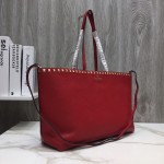 Valentino Garavani Rockstud Shopping Bag in Calfskin, V007