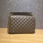 Valentino quilted embroidery Fine workmanship and micro-rivet inlay Model: 0122