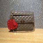 Valentino quilted embroidery Fine workmanship and micro-rivet inlay Model: 0122
