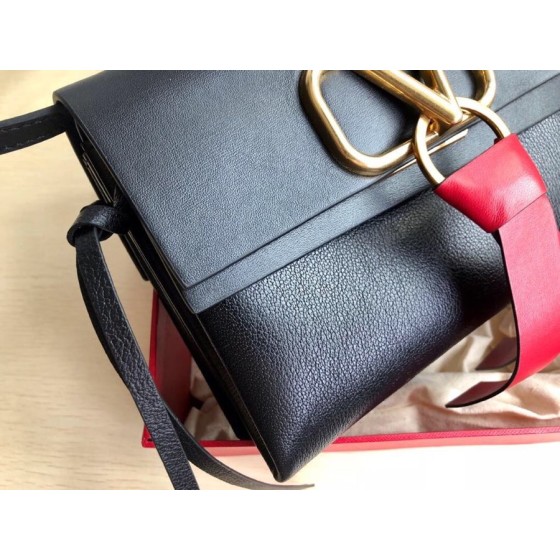 Valentino mini pure black 🆕Model 0004S