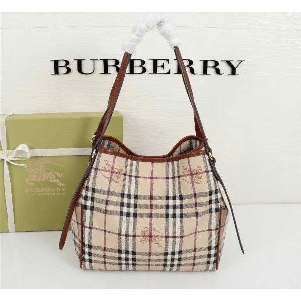 Burberry's latest model 💓 Article number: 22583