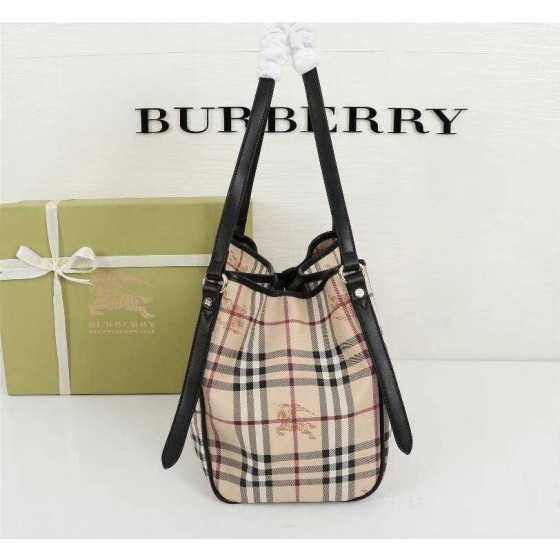 Burberry's latest model 💓 Article number: 22583