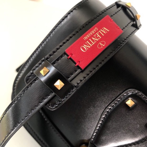 Valentino Early Spring Vintage Messenger Bag Model 🆕1014