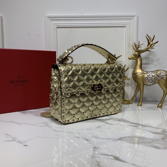 Valentino Fan Bingbing with the handbag 00122