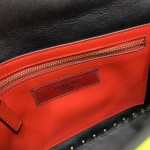 Valentino Fan Bingbing with the same handbag Model: V0122