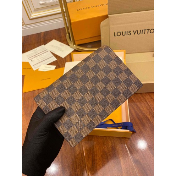Louis Vuitton exclusive starting model: M60237