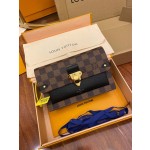 Louis Vuitton exclusive starting model: M60221