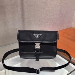 Prada messenger bag 🎉 2ZH108
