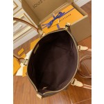 Louis Vuitton M48813