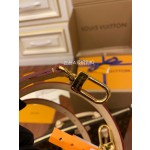 Louis Vuitton M48813