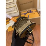 Louis Vuitton M68276 leather is genuine OEM Italian A-grade leather