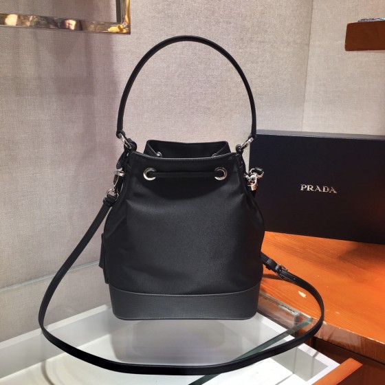 Prada bucket bag 🎉 1BE055