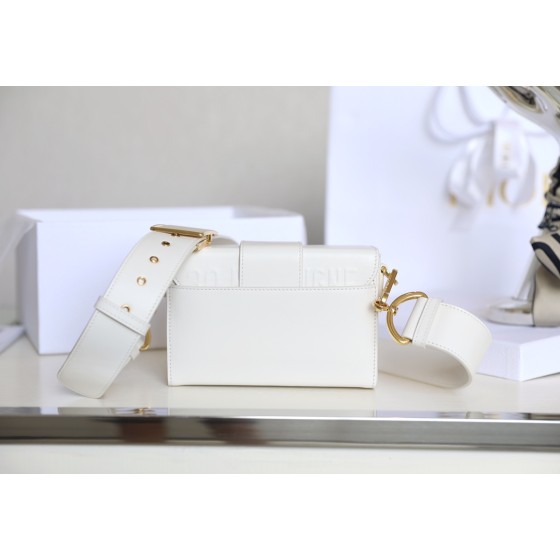 Montaigne 𝙢𝙞𝙣𝙞 box bag