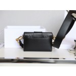 Montaigne 𝙢𝙞𝙣𝙞 box bag