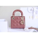 𝙇𝙖𝙙𝙮 𝘿𝙞𝙤* hibiscus powder Patent leather cow leather mini handbag