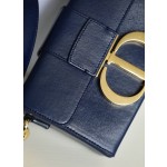 Montaigne navy blue 𝙢𝙞𝙣𝙞 box bag