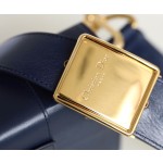 Montaigne navy blue 𝙢𝙞𝙣𝙞 box bag