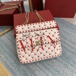 Valentino Fan Bingbing with the same handbag Model: V0122