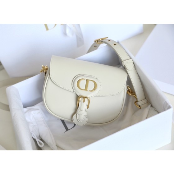 In-stock real shot ❖ White small 𝘾-𝟎𝟖𝟏 𝙙𝙞𝙤𝙧 𝙗𝙤𝙗𝙗𝙗𝙮