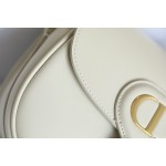 In-stock real shot ❖ White small 𝘾-𝟎𝟖𝟏 𝙙𝙞𝙤𝙧 𝙗𝙤𝙗𝙗𝙗𝙮