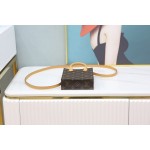 Louis Vuitton 𝐏𝐄𝐓𝐈𝐓 𝐒𝐀𝐂 𝐏𝐋𝐀𝐓 M69442原