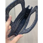 The latest velvet collection for fall/winter, Book Tote