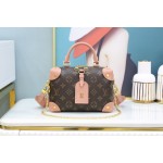 Louis Vuitton𝗣𝗘𝗧𝗜𝗧𝗘 𝗠𝗔𝗟𝗟𝗘 𝗔𝗢𝗨𝗣𝗟𝗘French 🇫🇷 original material / all steel hardware M45531