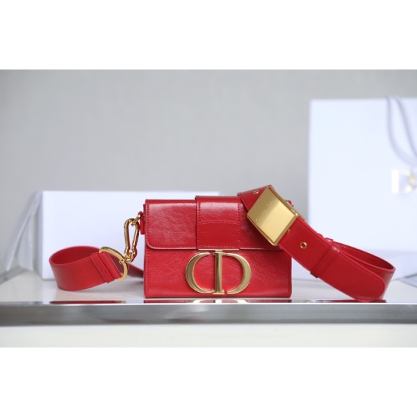 Montaigne red 𝙢𝙞𝙣𝙞 box bag