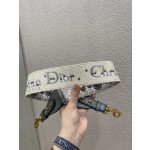 Dior 经典重工字母肩带