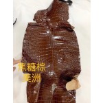 Hermès makes exclusive leather glossy American alligator: caramel brown