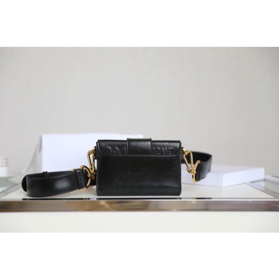 Montaigne Black 𝙢𝙞𝙣𝙞 Box Bag