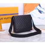 Louis Vuitton M41034 black small new men's crossbody