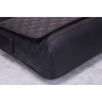 Louis Vuitton M41034 black small new men's crossbody