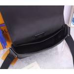Louis Vuitton M41034 black small new men's crossbody