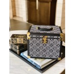 Christmas spin decanter wooden box gift box