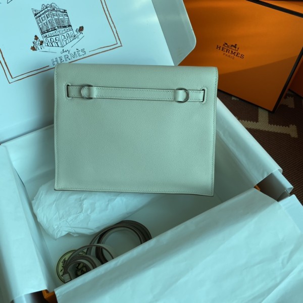 Kelly Danes evercolor leather milk white