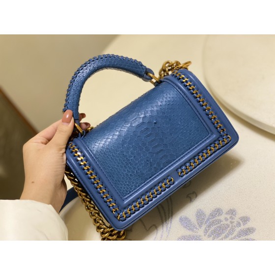 𝗖𝗵𝗮𝗻𝗲𝗹 𝗟𝗲𝗯𝗼𝘆 进口蟒蛇皮 内配小羊皮 最新款重金属手柄包