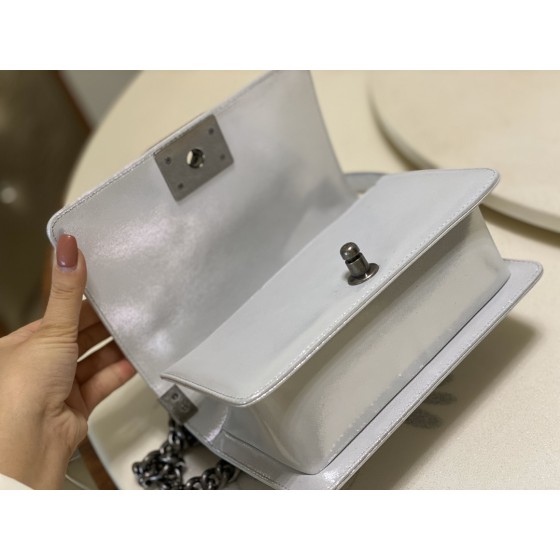 𝗖𝗵𝗮𝗻𝗲𝗹 𝗟𝗲𝗯𝗼𝘆 进口蟒蛇皮 内配小羊皮 最新款重金属手柄包