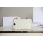 [DlOR CARO] White soft cow leather rattan check pattern