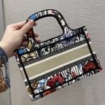 mini Tote's latest moonflower collection for early spring