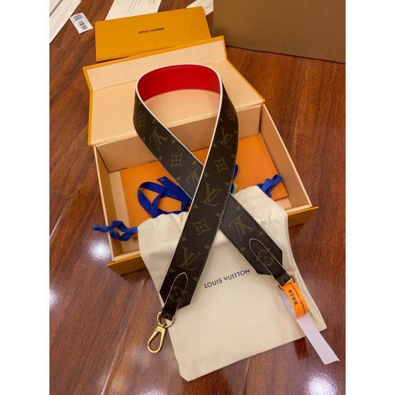 Louis Vuitton exclusive debut model: J02287