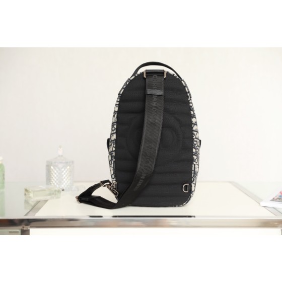 Oblique print crossbody version of the duffel bag