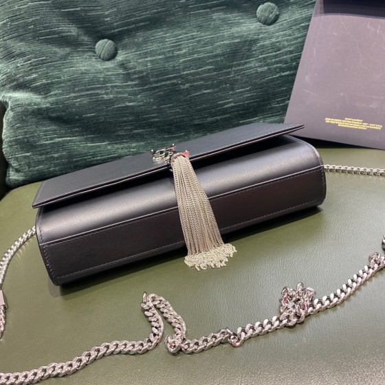 SAINT LAURENT  #𝑲𝒂𝒕𝒆 𝟮𝟰𝒄𝒎#354119