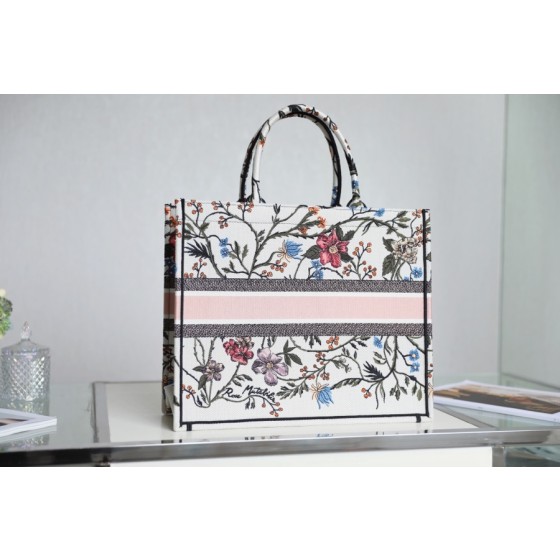 DIOR TOTE Moonflower